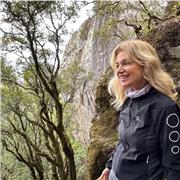 Laureata in giurisprudenza impartisce lezioni di diritto, italiano greco e latinoamericana